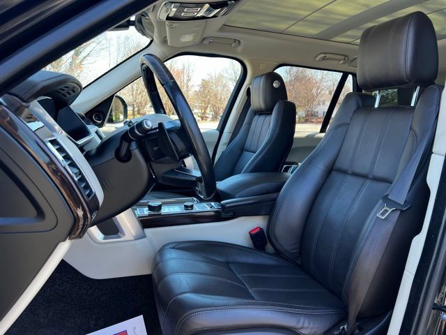 Used 2017 Land Rover Range Rover HSE AWD/4WD image 13