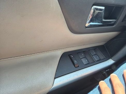 Used 2013 Ford Edge SEL FWD image 29