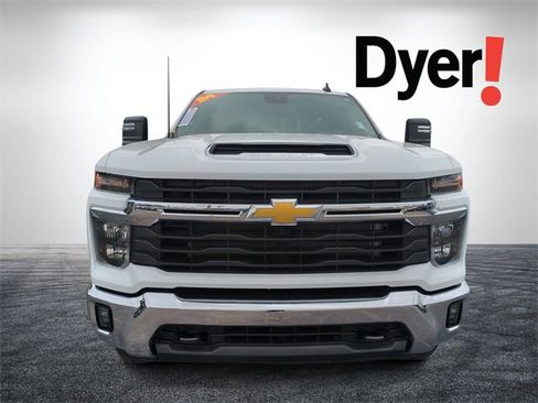 Certified 2024 Chevrolet Silverado 2500 LT w/ Convenience Package image 9