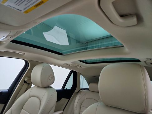 Certified 2022 Mercedes-Benz GLC 300 image 18