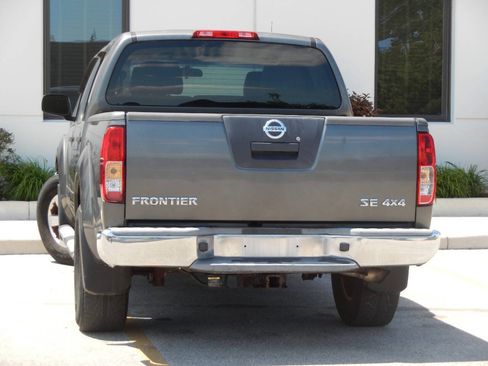 Used 2009 Nissan Frontier SE w/ SE Value Truck Pkg AWD/4WD image 14
