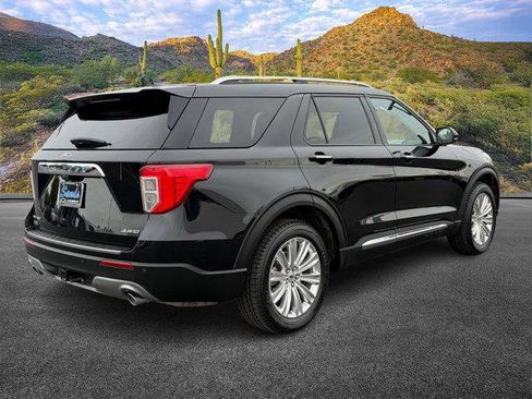 Used 2023 Ford Explorer Limited w/ Limited Technology Package image 4