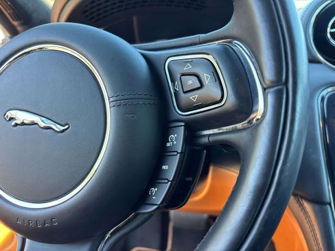 Used 2013 Jaguar XJ image 18