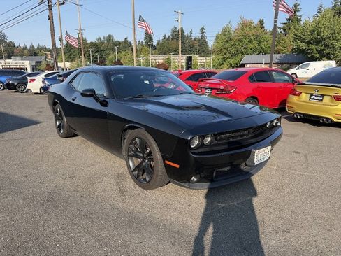 Used 2016 Dodge Challenger SXT w/ Blacktop Package RWD image 8
