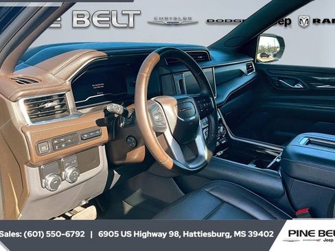 Used 2023 GMC Yukon Denali image 12