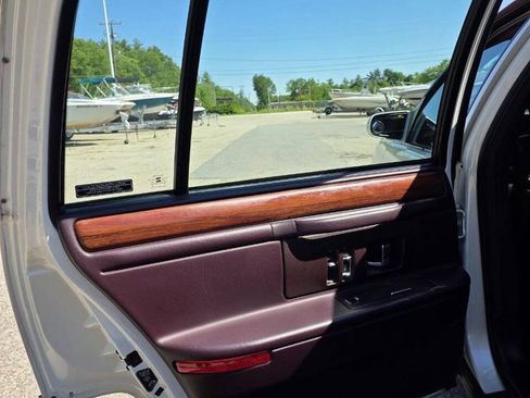 Used 1995 Cadillac De Ville Sedan FWD image 19