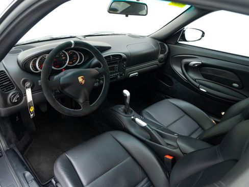 Used 2004 Porsche 911 GT3 RWD image 4