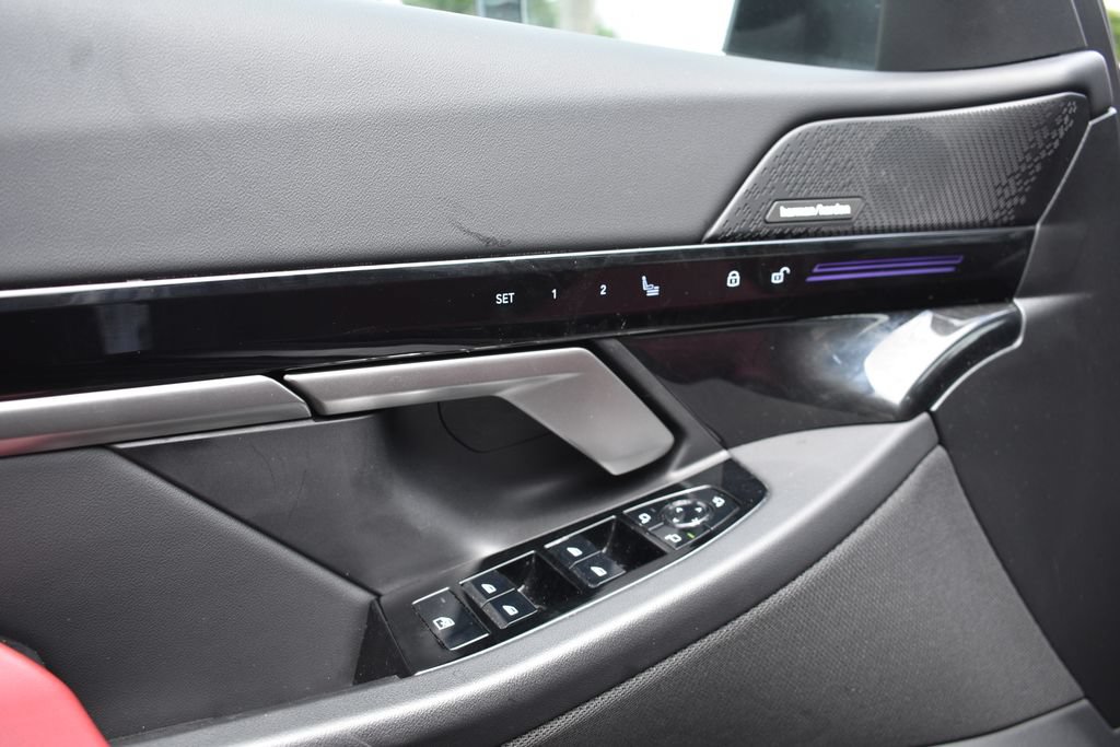 Used 2026 BMW 530i RWD image 13