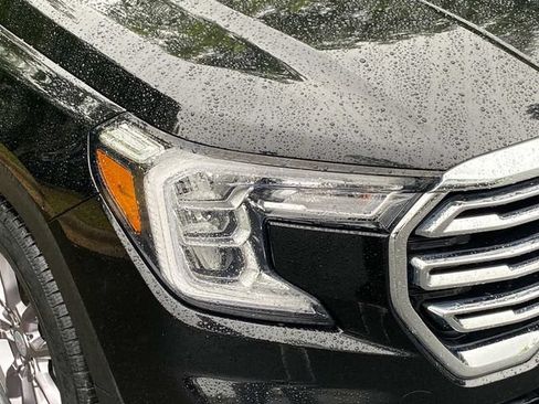 Used 2023 GMC Terrain SLT w/ Infotainment Package II AWD/4WD image 4