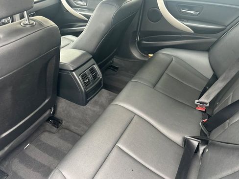Used 2017 BMW 320i Sedan image 10