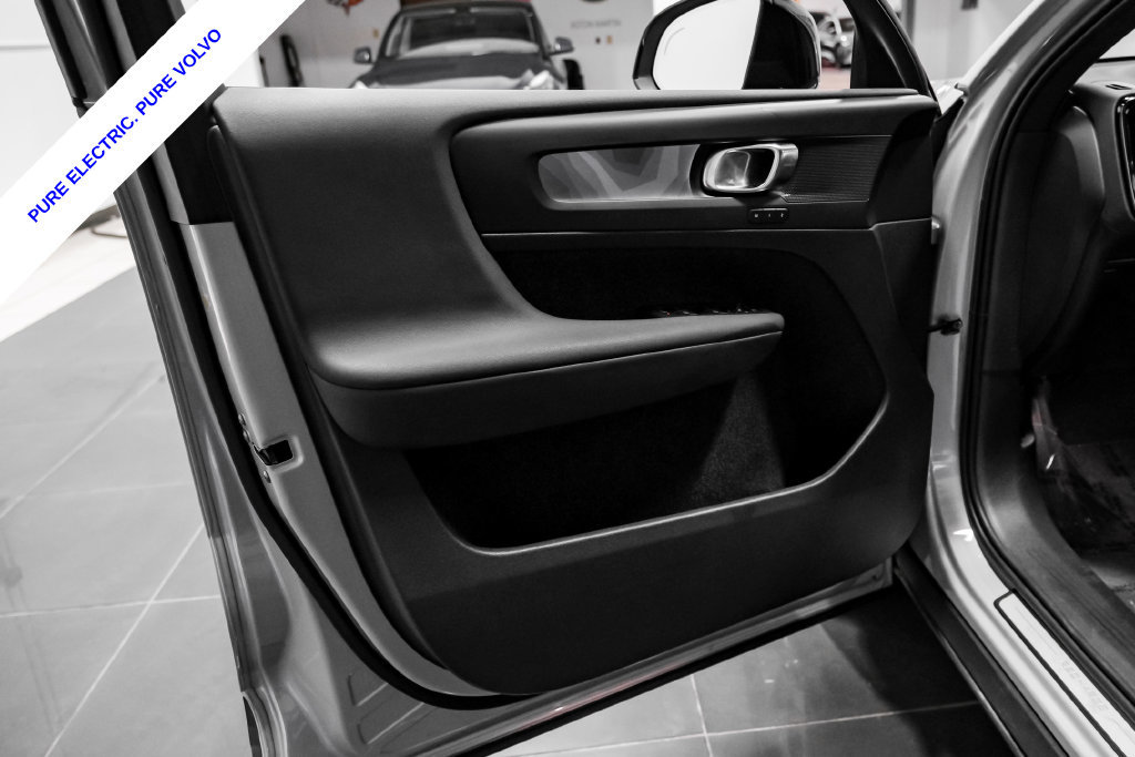 Used 2023 Volvo XC40 Recharge Plus AWD/4WD image 39
