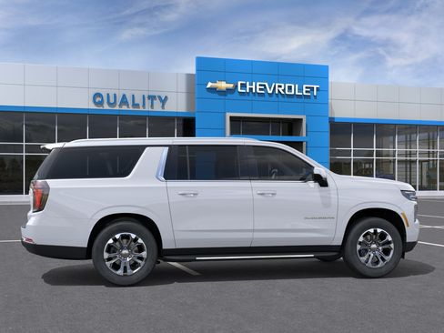 New 2026 Chevrolet Suburban LS RWD image 29