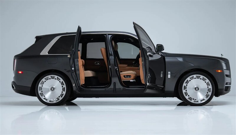 Used 2022 Rolls-Royce Cullinan AWD/4WD image 4