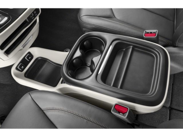 Used 2018 Chrysler Pacifica Touring-L Plus w/ Tire & Wheel Group FWD image 14
