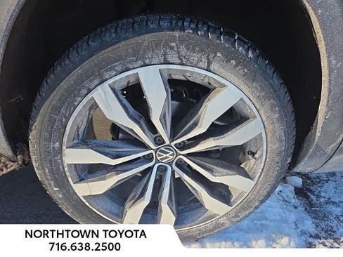 Used 2021 Volkswagen Atlas SEL Premium image 5