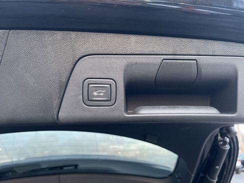 Used 2023 Buick Envision Essence image 16