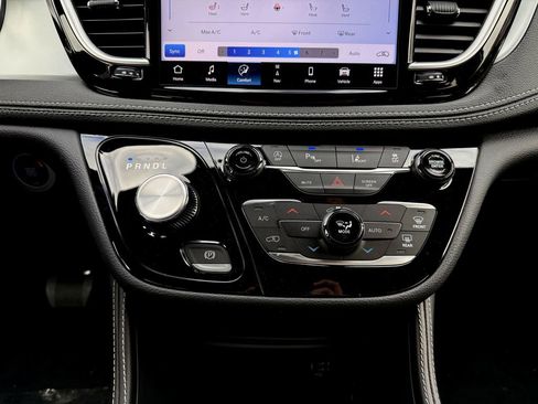 New 2026 Chrysler Pacifica Limited w/ S Appearance Package image 22