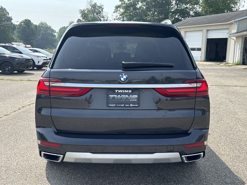 Used 2022 BMW X7 xDrive40i w/ Premium Package AWD/4WD image 4