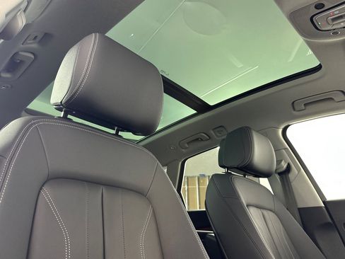 Used 2023 Audi Q5 2.0T Premium w/ Convenience Package image 16