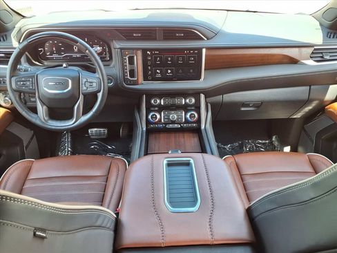 Used 2024 GMC Yukon Denali Ultimate AWD/4WD image 17