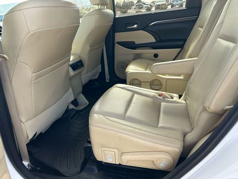 Used 2015 Toyota Highlander Limited image 27