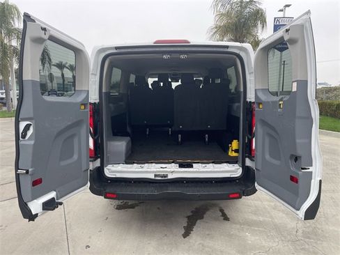 Used 2018 Ford Transit 350 XLT image 24