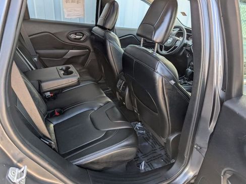 Used 2022 Jeep Cherokee Limited AWD/4WD image 30