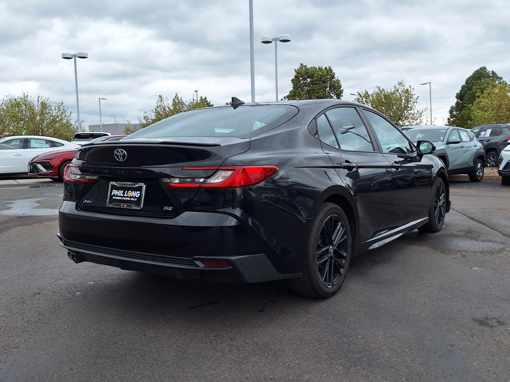 Used 2025 Toyota Camry SE FWD image 3