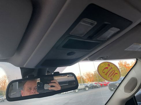 Used 2015 RAM 1500 Express image 12