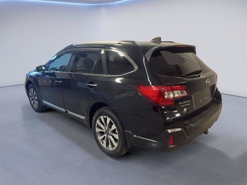 Used 2018 Subaru Outback 2.5i Touring AWD/4WD image 5