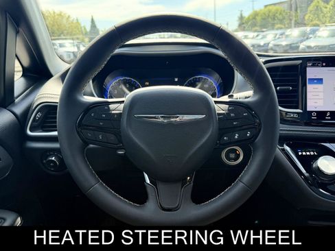 Used 2023 Chrysler Pacifica Touring-L w/ Uconnect Theater Family Group AWD/4WD image 21