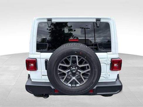 New 2026 Jeep Wrangler Unlimited Sahara AWD/4WD image 6