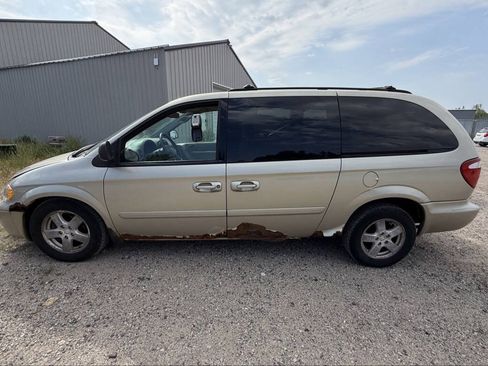Used 2007 Dodge Grand Caravan SXT FWD image 2