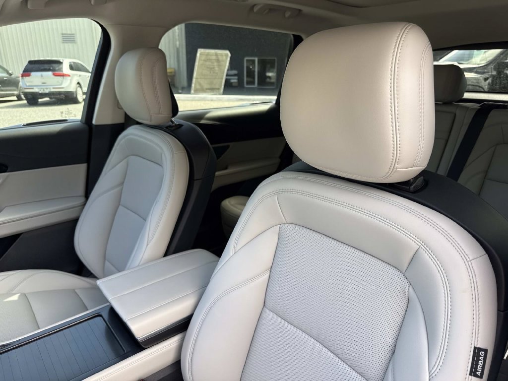 New 2026 Lincoln Nautilus Premier w/ Equipment Group 102A AWD/4WD image 21