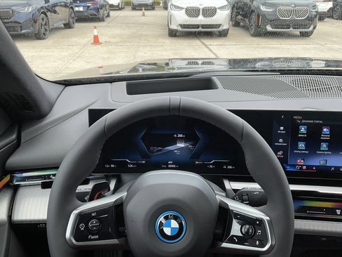 New 2026 BMW i5 eDrive40 w/ M Sport Package RWD image 14