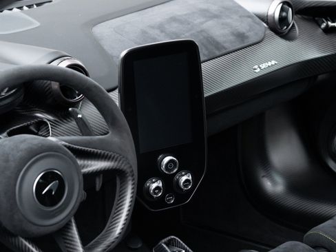 Used 2019 McLaren Senna image 70
