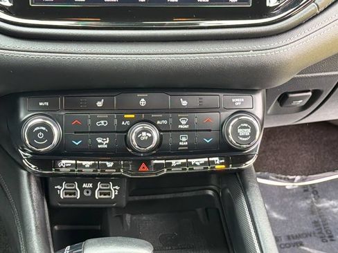 Used 2022 Dodge Durango GT AWD/4WD image 12