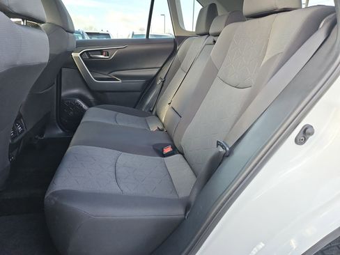 Used 2020 Toyota RAV4 XLE image 28