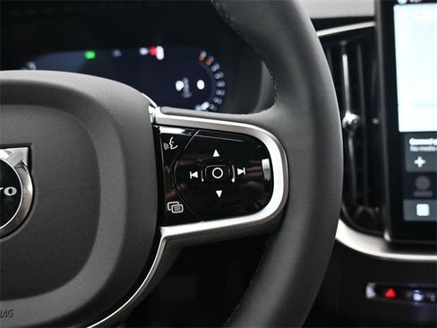 New 2026 Volvo XC90 B6 Plus w/ Protection Package Premier image 25