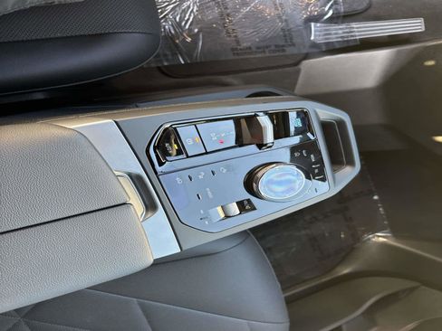 Certified 2025 BMW iX M60 image 27