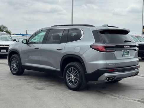 Certified 2025 GMC Acadia Elevation AWD/4WD image 3