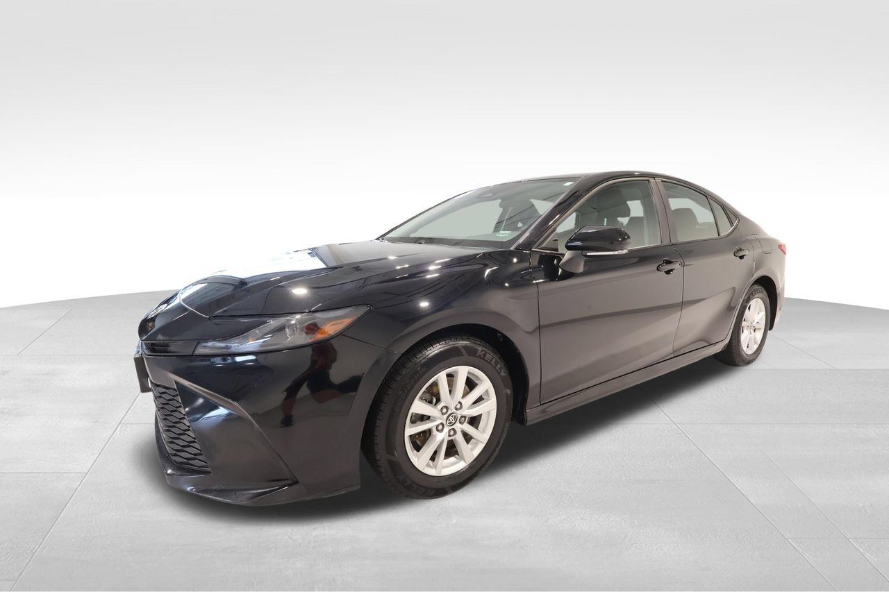 Used 2025 Toyota Camry LE FWD image 8