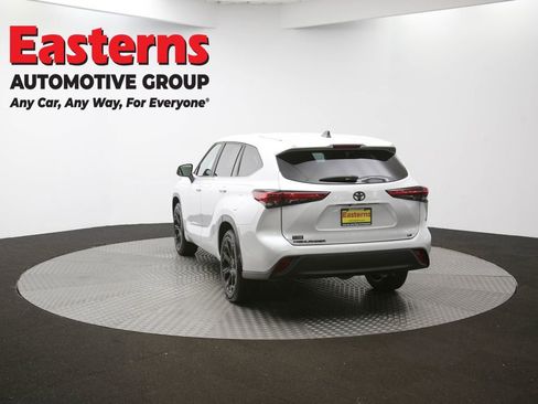 Used 2023 Toyota Highlander LE image 65