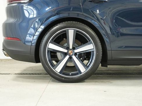 New 2026 Porsche Cayenne Coupe AWD/4WD image 42