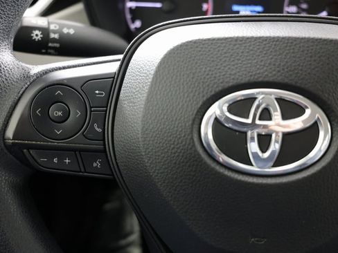 Used 2023 Toyota Corolla LE image 23
