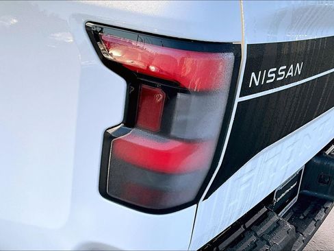 Used 2024 Nissan Frontier SV w/ Hardbody Edition image 23
