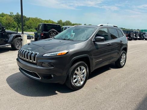 Used 2015 Jeep Cherokee Limited w/ Luxury Group AWD/4WD image 7