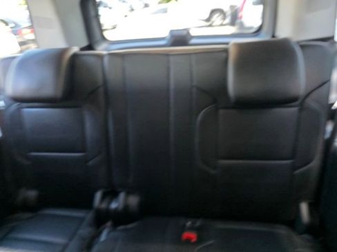 Used 2016 Chevrolet Suburban LT image 15