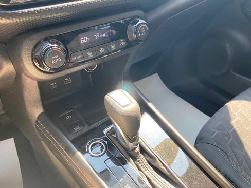 Used 2022 Nissan Kicks SV FWD image 18