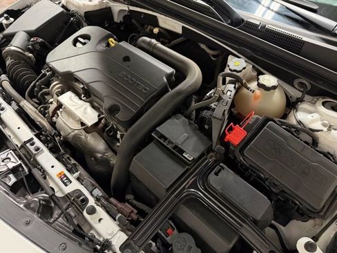 Used 2023 Chevrolet Malibu LT image 41